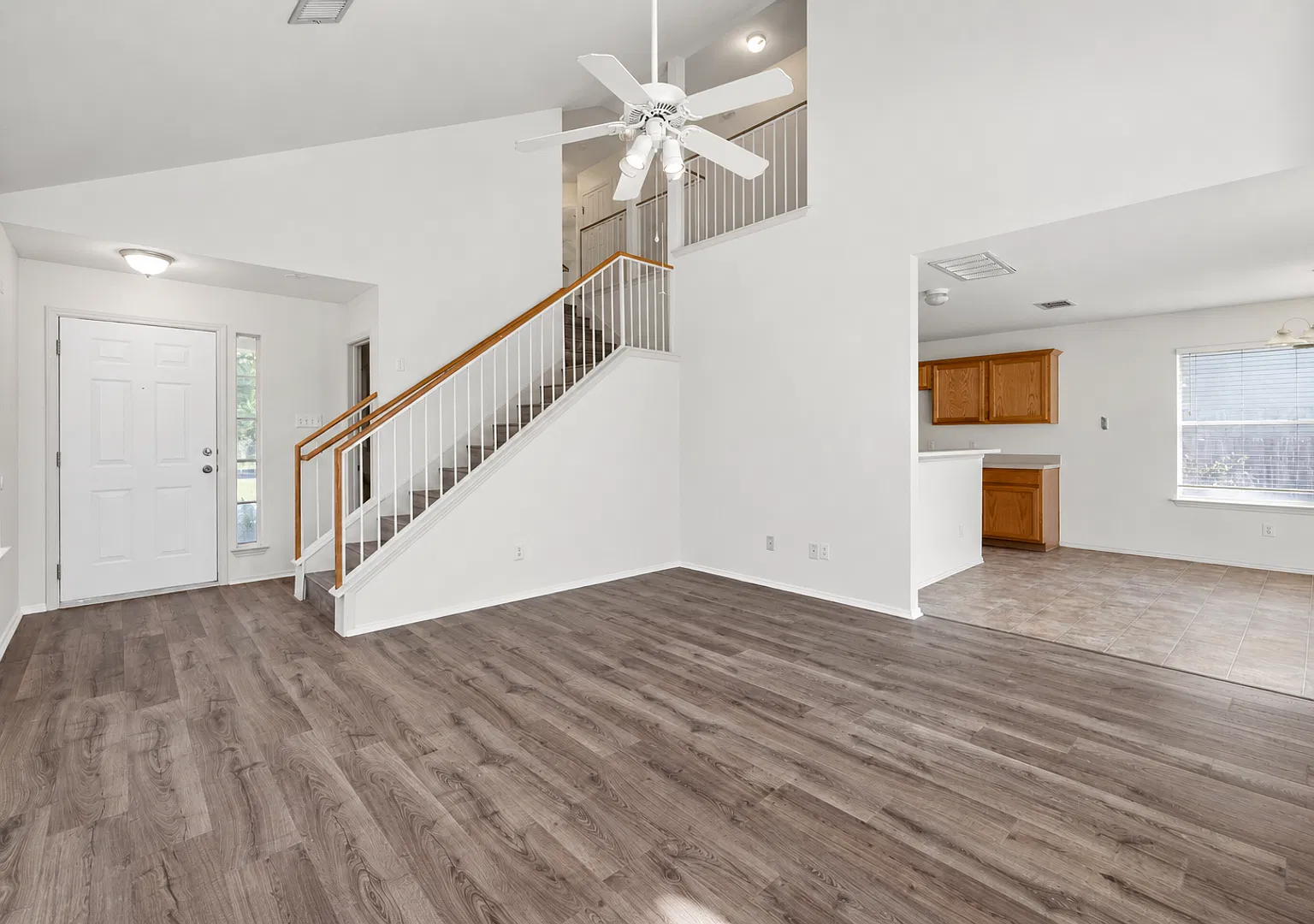 Beautiful 3-Bedroom Home in Cambridge | Soaring Ceilings, No Carpet & Huge Backyard! — Photo 3