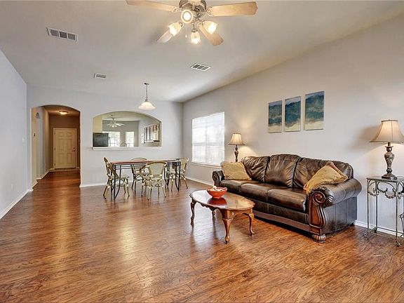 4th image of 8702 Meridian Oak Ln