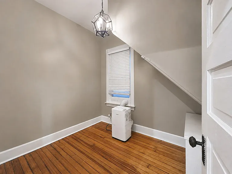 3722 N Bosworth Ave #1F — Photo 10