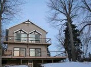 1116 Lakeshore Dr, Menasha, WI 54952