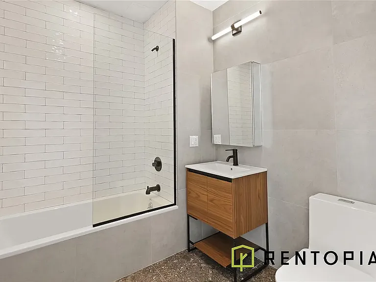 74 N 1st St #5G — Photo 7