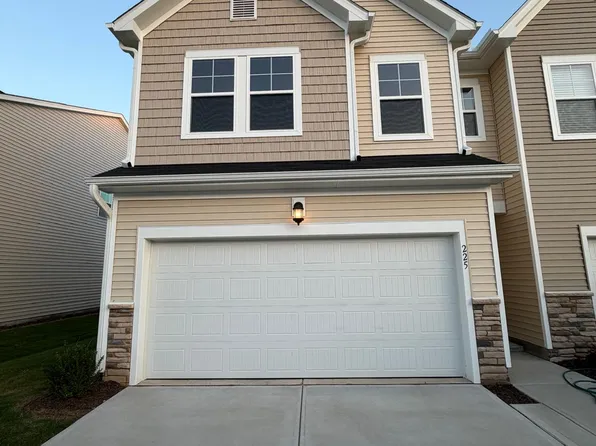 225 Lily Patch Ln, Smithfield, NC 27577
