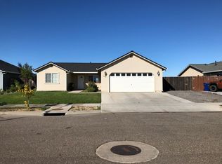 690 Larie Ln, Red Bluff, CA 96080