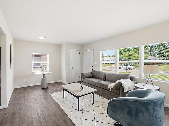 4th image of 806 Josephine Ave