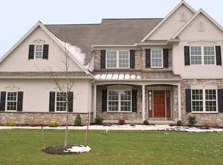 6 Sensenich Dr, Lititz, PA 17543