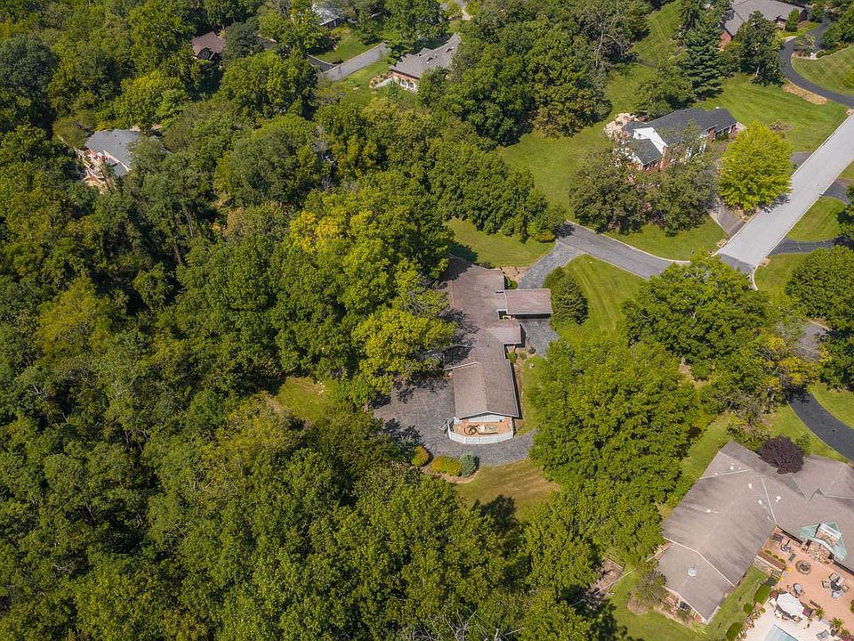 1st image of 12300 Ladue Woods Dr