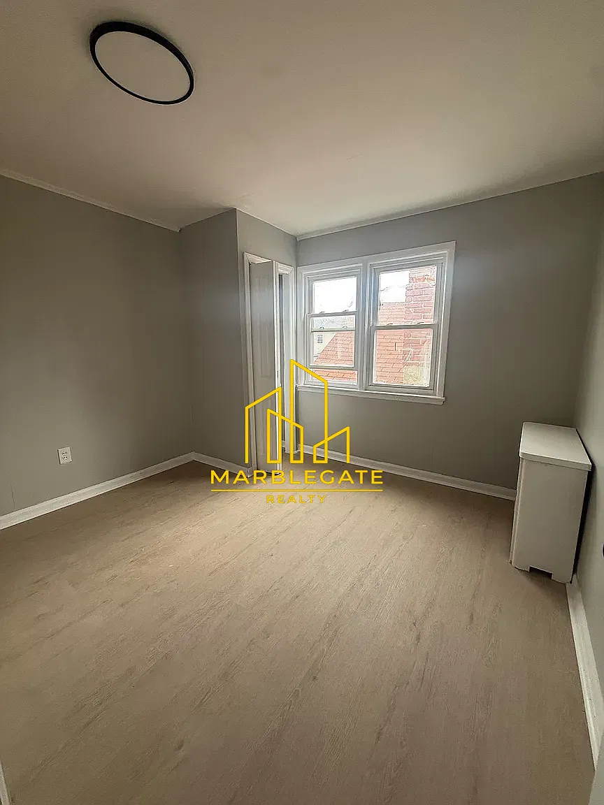 2 bed, 850 sqft, $1,700 — Photo 2