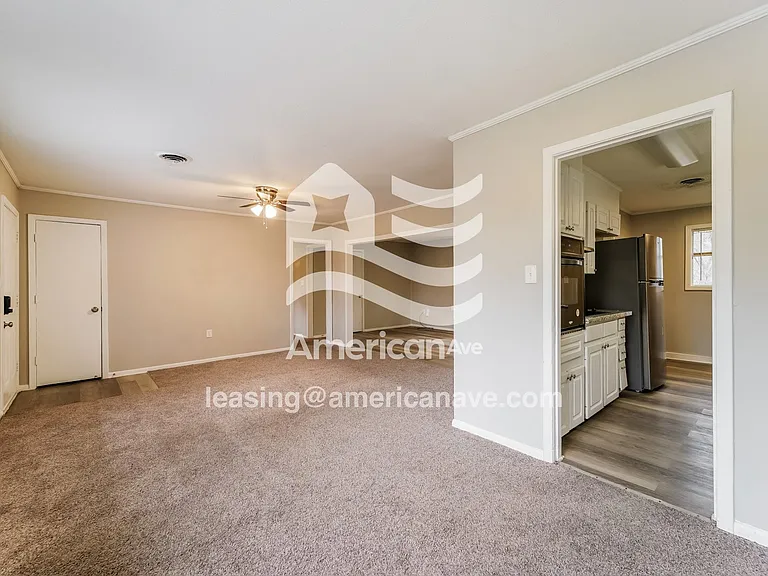 558544_003_wm_-_living_room_13544117.jpg