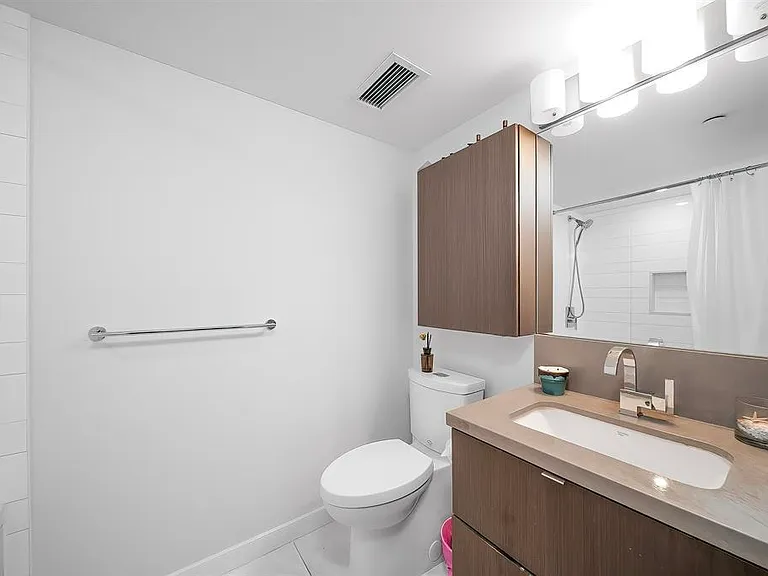 8189 Cambie St #2605 — Photo 4