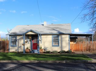 98 Freeman Rd, Central Point, OR 97502