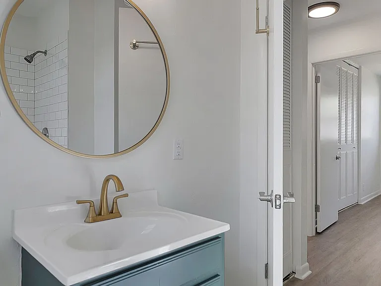 124 Grenadier Dr — Photo 15