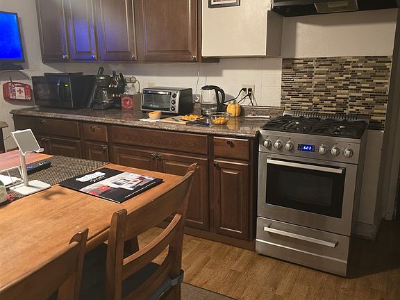 5th image of 1402 6th St
