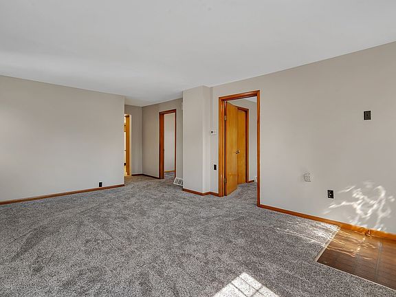 3rd image of 631 Hays St