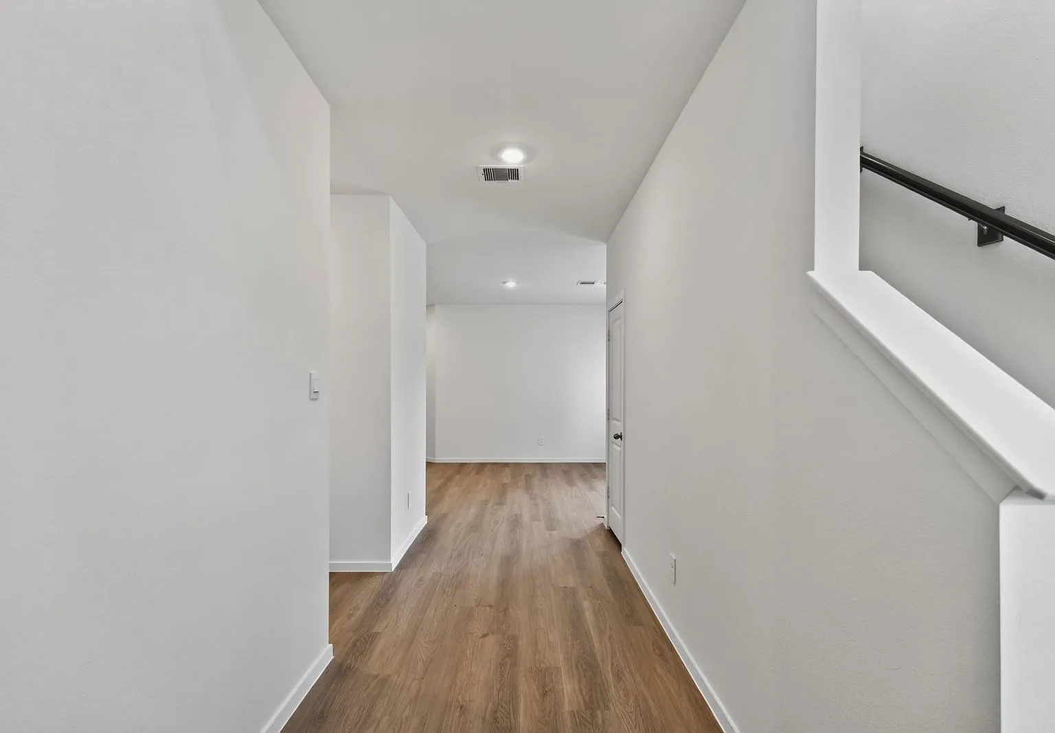 4 bed, 2.5 bath, 2331 sqft, $2,800 — Photo 4