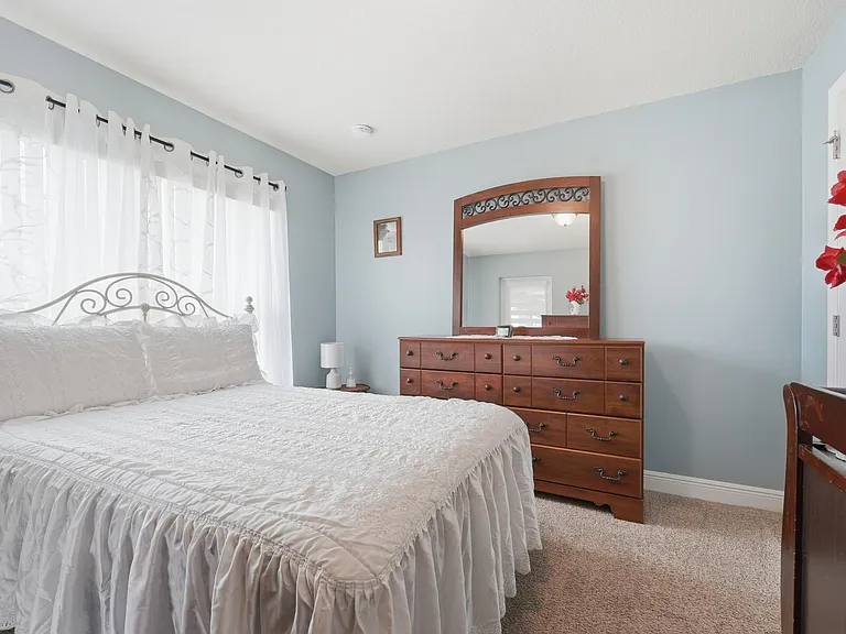 5923 NW Brianna Ct — Photo 25
