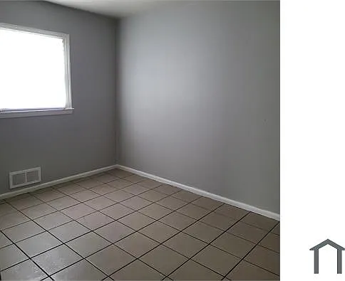 5266 N 84th St #UPPER — Photo 1