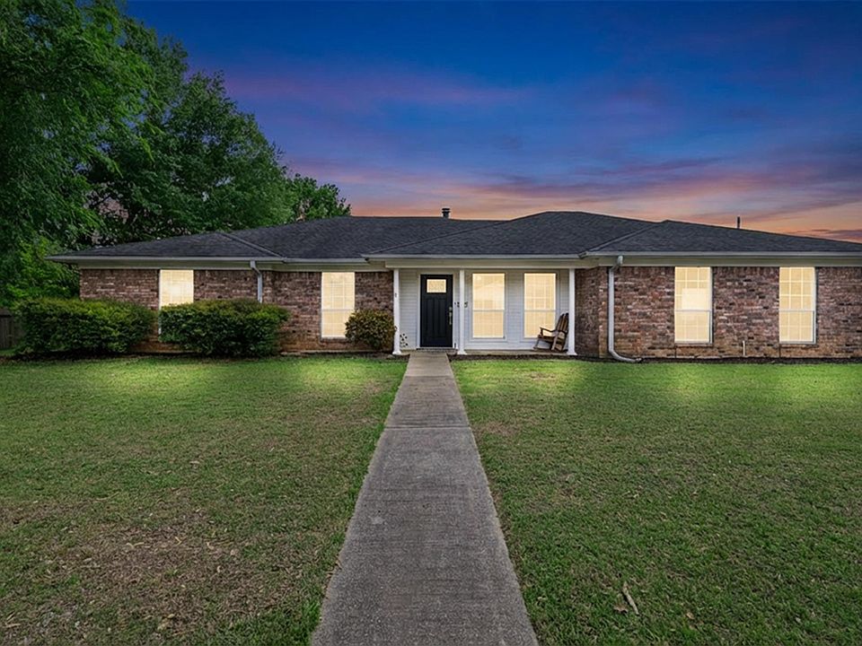 1st image of 202 Monterrey Ln