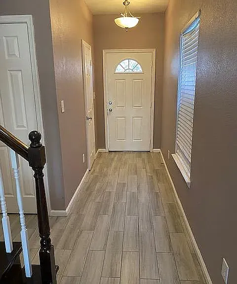 1195 Gunn Hall Dr — Photo 2