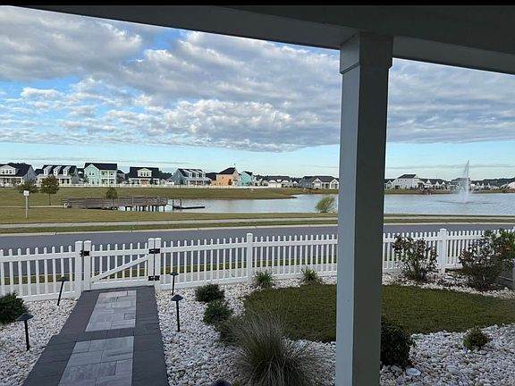 4th image of 2063 Singing Palm Loop