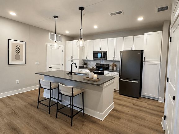 5th image of 1459 Tulip Poplar Dr #1205