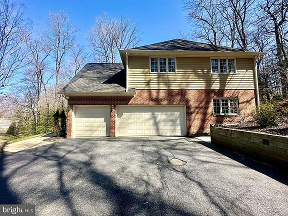 4th image of 1617 John Ross Ln