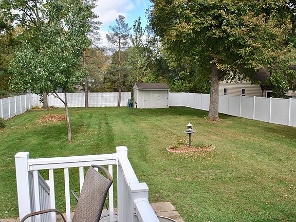 3rd image of 831 Aldon Dr