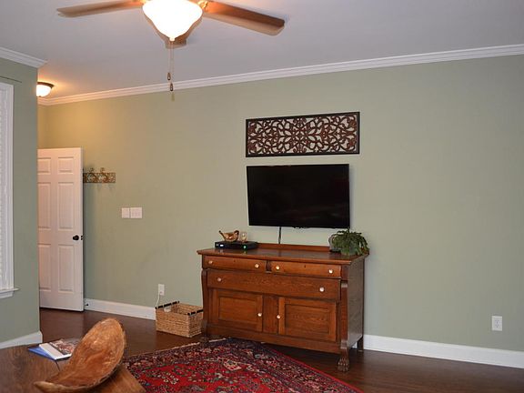 4th image of 1630 Fetterbush Ln