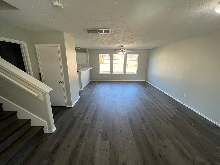 19451 Nasworthy Dr — Photo 11