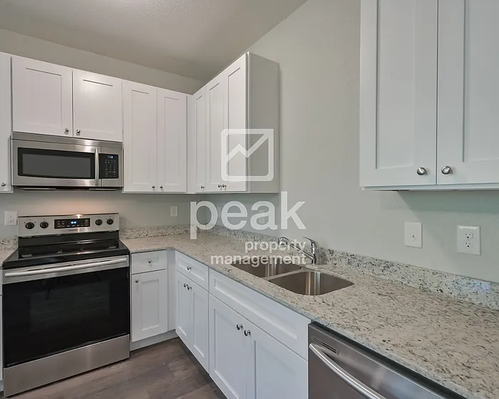 2034 Brookes St — Photo 6