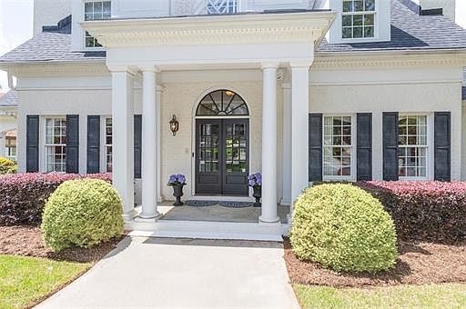 2nd image of 316 Avenue Of Oaks