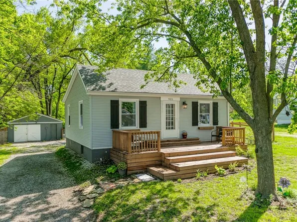 905 NE 83rd St, Kansas City, MO 64118