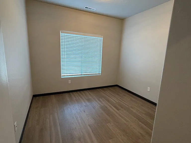 5810 Midland Ln — Photo 17