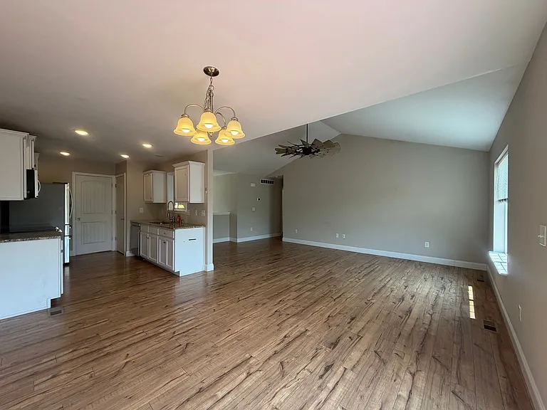 203 Ridgeview Dr — Photo 5