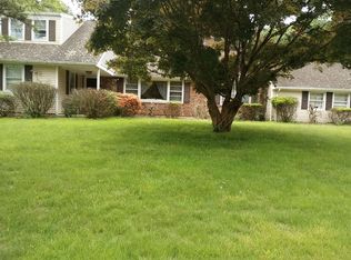 37 Barclay Dr, Stamford, CT 06903