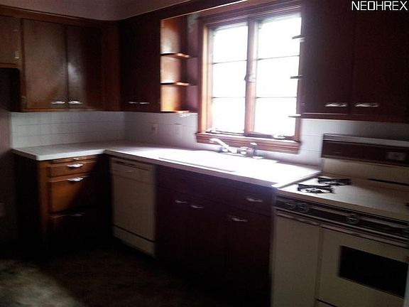 5th image of 420 Wildwood Dr