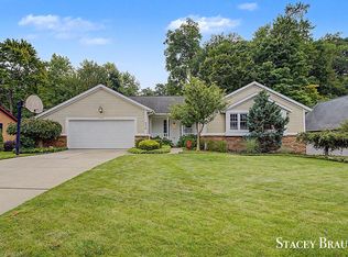 2310 Chelsea Dr NE, Grand Rapids, MI 49505
