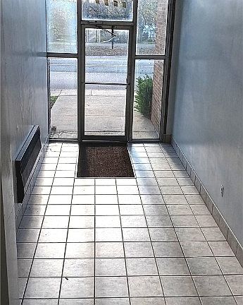 4th image of 1748 Lincoln Ave