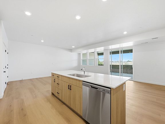 4th image of 717 W Coho Ln S #204-2F