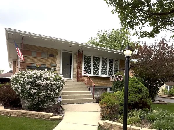 9220 S Parkside Ave, Oak Lawn, IL 60453