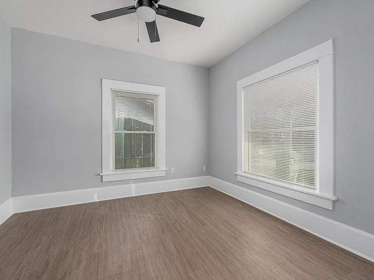 221 N Elizabeth St #I — Photo 6