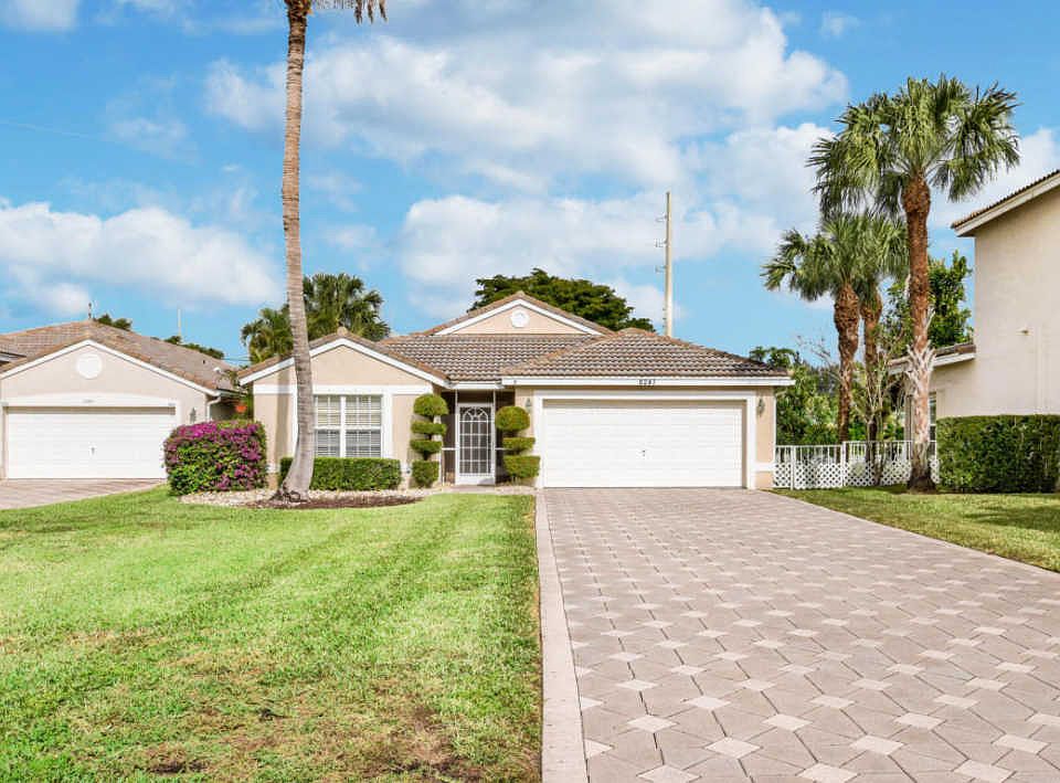 1st image of 8247 Palm Gate Dr