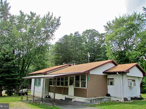 5242 Treher Rd, Fayetteville, PA 17222