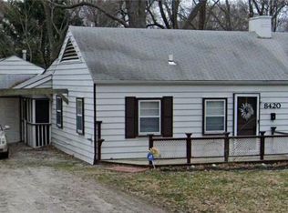 8420 Greenwood Rd, Raytown, MO 64138