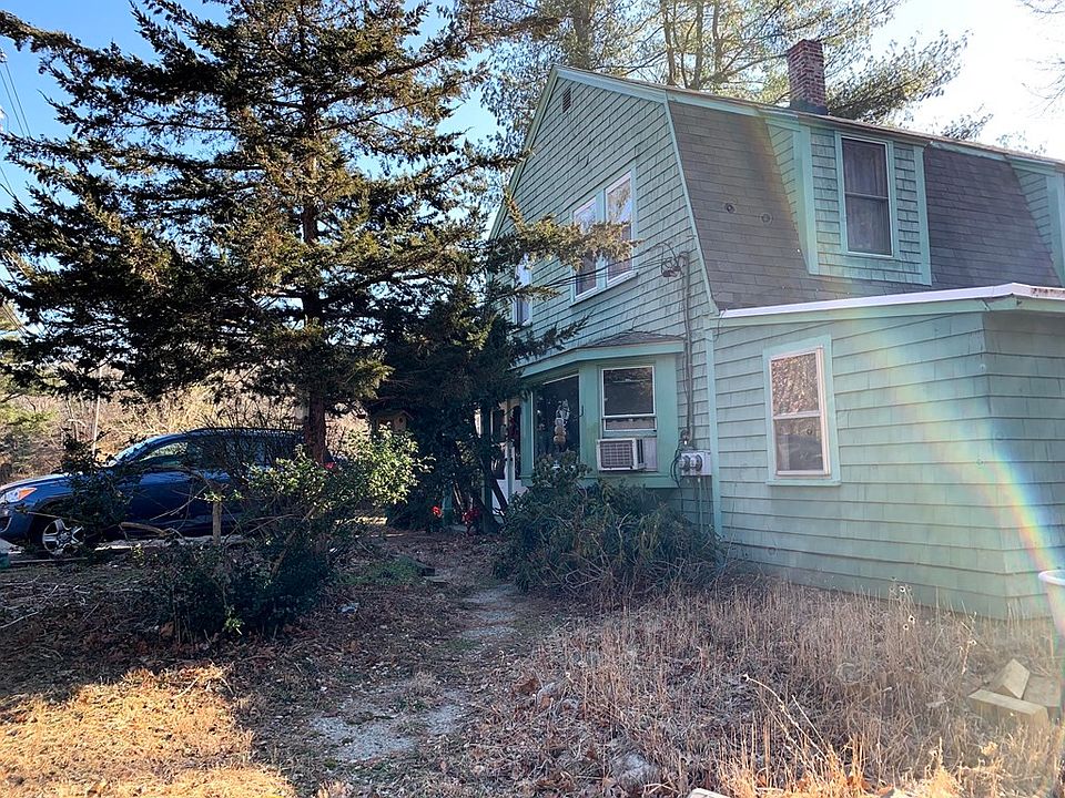 2nd image of 147 Pleasant St