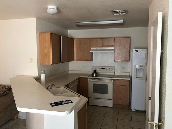 4th image of 1694 E Saint Apollonia St