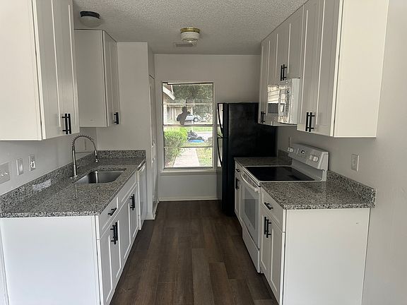 2nd image of 6322 Candlewick Ct