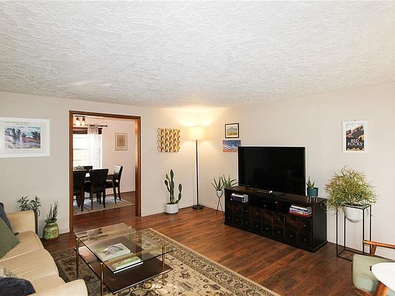3rd image of 1533 Canterbury St