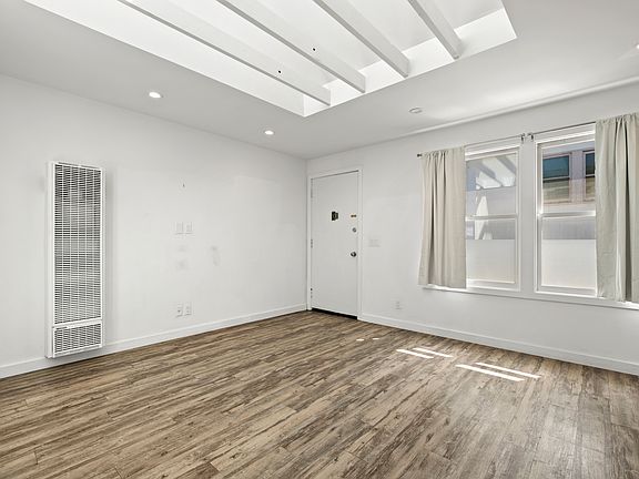 5th image of 2224 Grant St #D