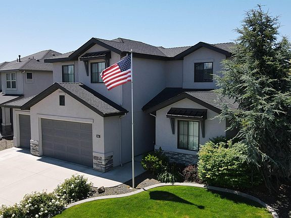 2nd image of 641 E Crest Ridge Dr