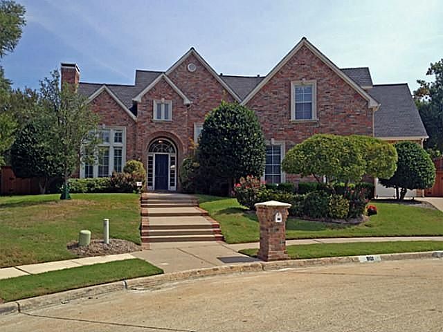 1st image of 801 Lakewood Dr